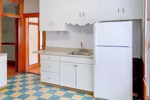 8 Wyvern St, Boston, MA 02131 - Photo 6