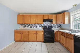 17 Bigelow St, Worcester, MA 01610 - Photo 6