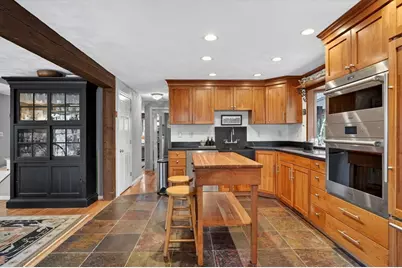 10 Davis Rd, Tyngsborough, MA 01879 - Photo 6