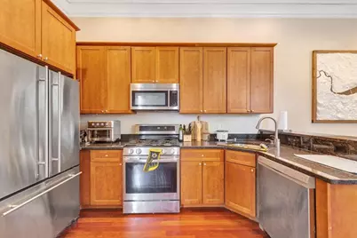 253 E St #1, Boston, MA 02127 - Photo 4