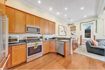 253 E St #1, Boston, MA 02127 - Photo 2