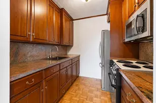 566 Commonwealth, Boston, MA 02215 - Photo 8