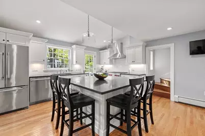 256 Robbins St, Milton, MA 02186 - Photo 8