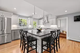 256 Robbins St, Milton, MA 02186 - Photo 8