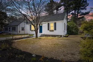 90 Hathaway St, Wareham, MA 02571 - Photo 2