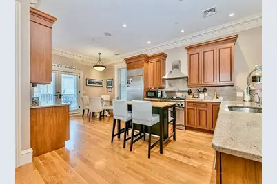 61 M #1, Boston, MA 02127 - Photo 2