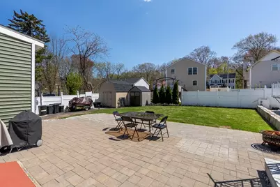 185 Eighteenth St, Lowell, MA 01850 - Photo 32