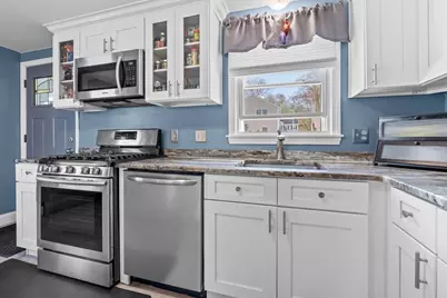 185 Eighteenth St, Lowell, MA 01850 - Photo 10