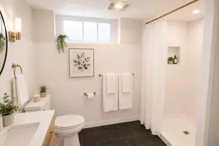 40 Evergreen Ave, Somerville, MA 02145 - Photo 8
