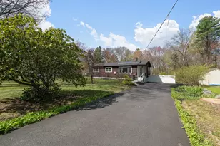 21 Warren Rd, Upton, MA 01568 - Photo 4