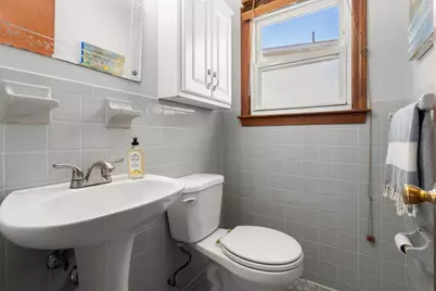 392 Poplar St, Boston, MA 02131 - Photo 20