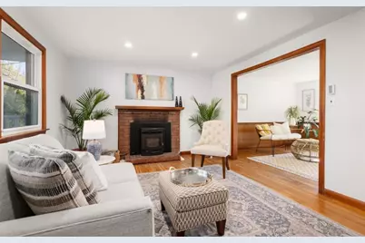 392 Poplar St, Boston, MA 02131 - Photo 4
