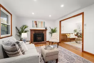 392 Poplar St, Boston, MA 02131 - Photo 4