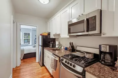 130 Myrtle St #2, Boston, MA 02114 - Photo 2