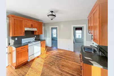 26 Arlington St, Amesbury, MA 01913 - Photo 12