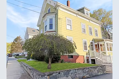 26 Arlington St, Amesbury, MA 01913 - Photo 2