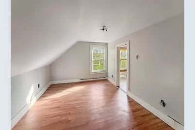 26 Arlington St, Amesbury, MA 01913 - Photo 18