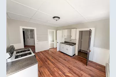 26 Arlington St, Amesbury, MA 01913 - Photo 8