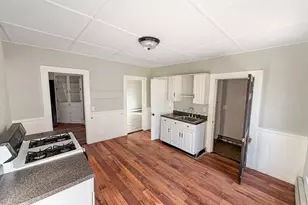 26 Arlington St, Amesbury, MA 01913 - Photo 8