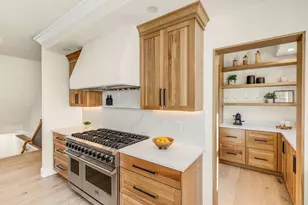 12 Roosevelt Pl, Newburyport, MA 01950 - Photo 8
