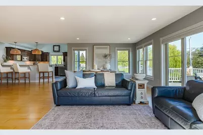 517 Pearse Rd, Swansea, MA 02777 - Photo 8