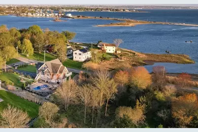 517 Pearse Rd, Swansea, MA 02777 - Photo 2