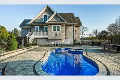 517 Pearse Rd, Swansea, MA 02777 - Photo 1