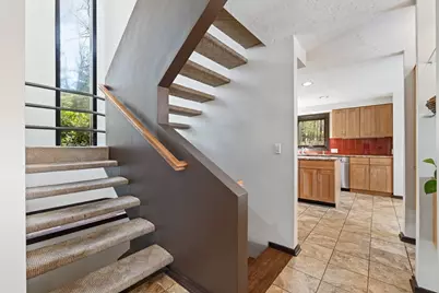 35 Hickory Dr, Worcester, MA 01609 - Photo 8