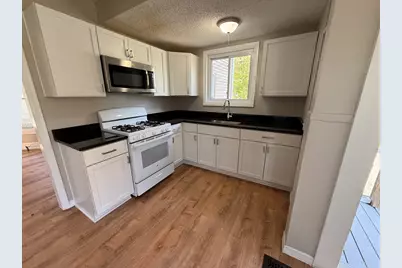 108 Alden St, Springfield, MA 01109 - Photo 8