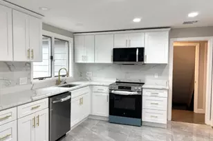 338 Langley Rd, Newton, MA 02459 - Photo 4