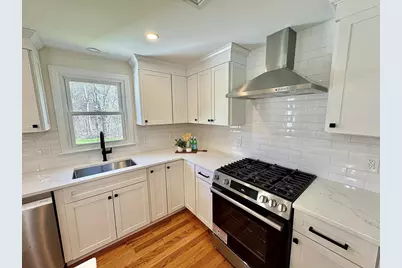 362 Center St, Hanover, MA 02339 - Photo 6