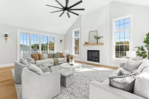 14 Liana St, Woburn, MA 01801 - Photo 2