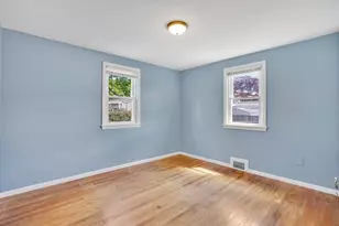35 Sherwood St, Chicopee, MA 01013 - Photo 22