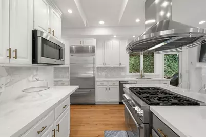 110 Avalon Rd, Newton, MA 02468 - Photo 10