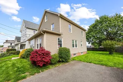 156 South St, Chicopee, MA 01013 - Photo 2