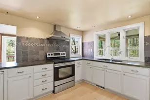 153 Shoreline Dr, West Brookfield, MA 01585 - Photo 4