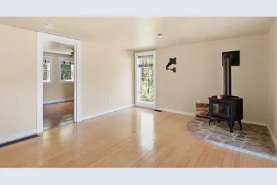 153 Shoreline Dr, West Brookfield, MA 01585 - Photo 16