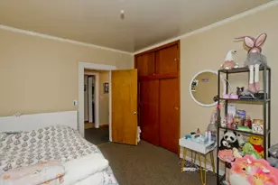 27 Morgan St, Holyoke, MA 01040 - Photo 12