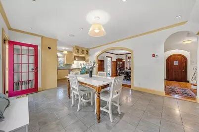 51 Fairfield St, Newton, MA 02460 - Photo 6