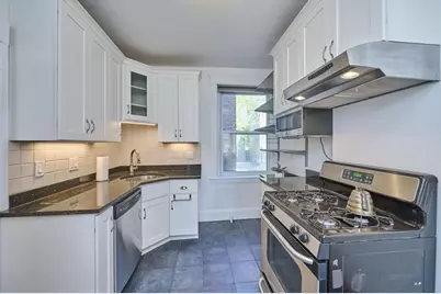 233 Freeman #4, Brookline, MA 02446 - Photo 8