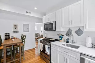 7 Hallam St, Boston, MA 02125 - Photo 10