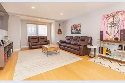 16 Miner St #306, Boston, MA 02215 - Photo 2