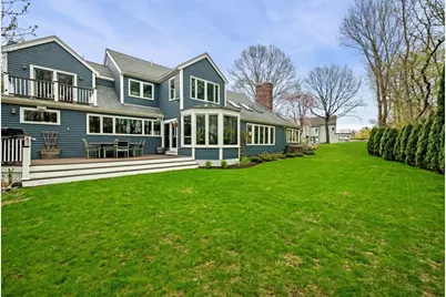 3 Beacon Heights Ln, Marblehead, MA 01945 - Photo 6