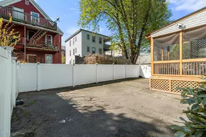 8 Colonial Ave, Boston, MA 02124 - Photo 10
