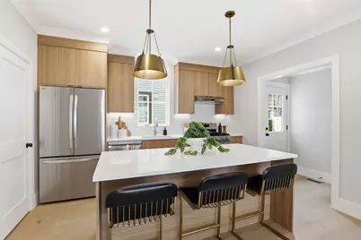 30 Waverly Ave, Everett, MA 02149 - Photo 8
