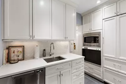 180 Commonwealth Ave #7, Boston, MA 02116 - Photo 6