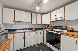 25 Pinedale Rd, Boston, MA 02131 - Photo 8