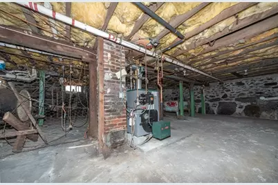 18 Pearl St, Webster, MA 01570 - Photo 36