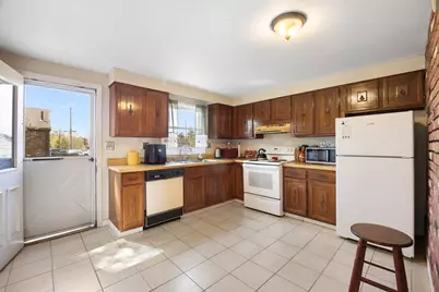 32 Yorktown Ct #32, Chicopee, MA 01020 - Photo 8