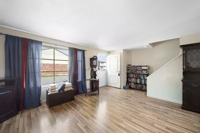 32 Yorktown Ct #32, Chicopee, MA 01020 - Photo 4